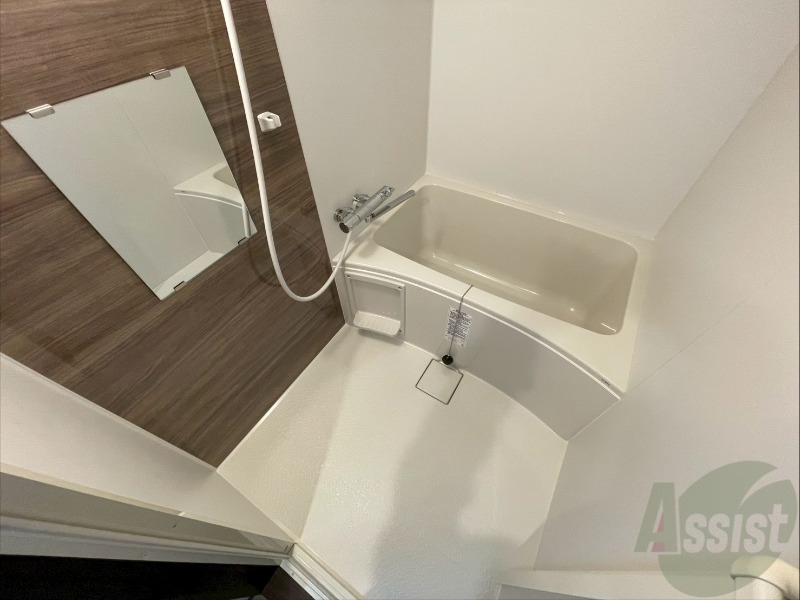 バス・シャワールーム　お風呂になります。一日の疲れを癒してくださいね。