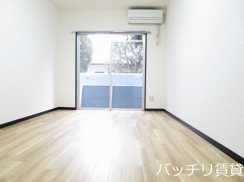 居室・リビング　画像は別号室タイプの為、現状を優先致します。