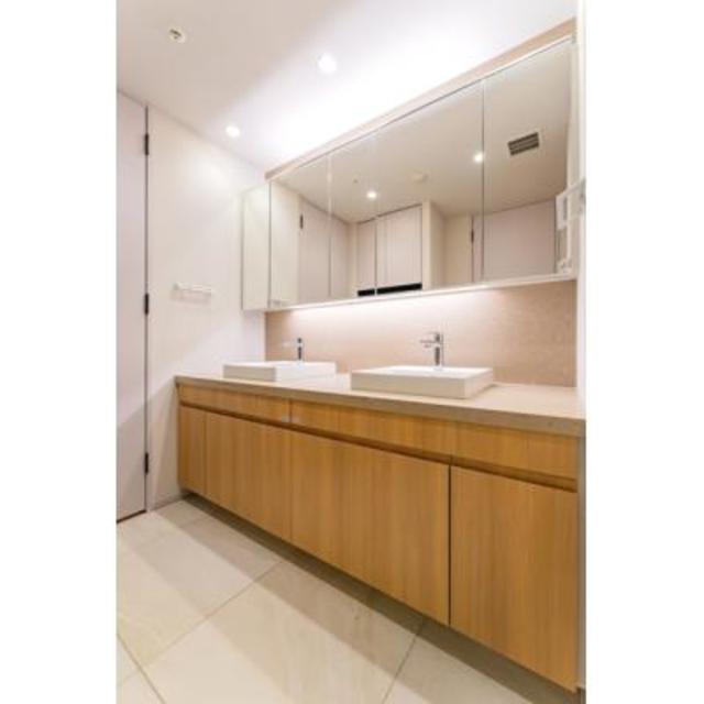 洗面設備　※写真は同タイプ住戸です。