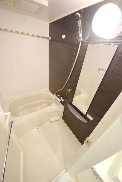 バス・シャワールーム　※別部屋の参考写真です。