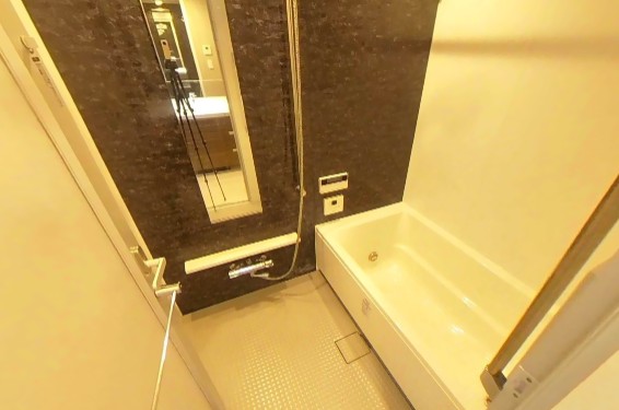 バス・シャワールーム　コンパクトで使いやすいお風呂です