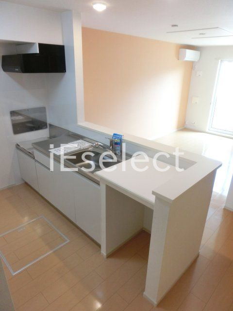 キッチン　作業スペースが広く取れますね♪