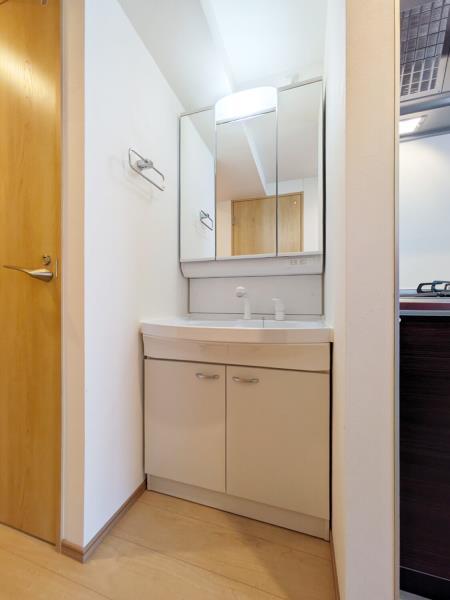 洗面設備　脱衣スペースもあります