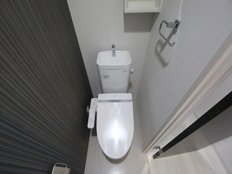 トイレ　温水洗浄暖房便座付トイレ