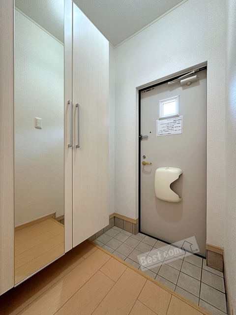 玄関　姿見付きシューズクローゼット♪