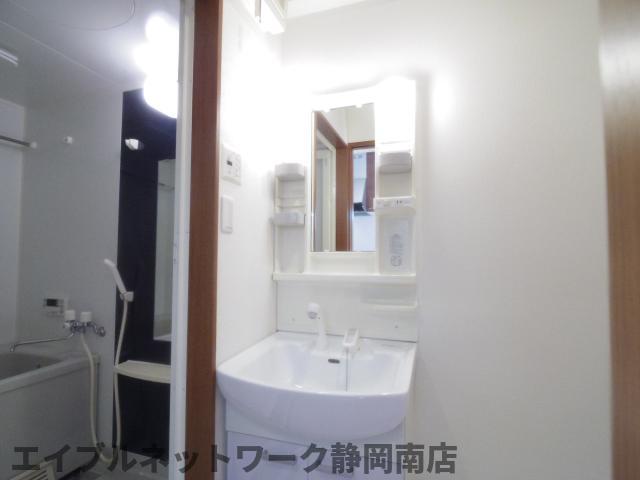 洗面設備　忙しい朝には欠かせない洗面所です