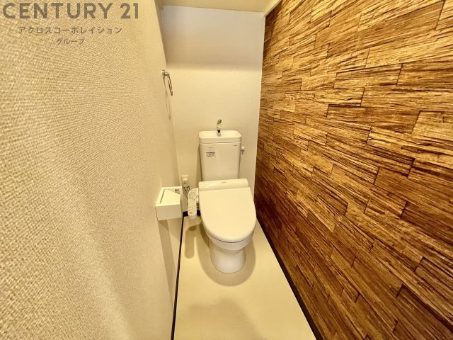 トイレ　温水洗浄便座付きのトイレです♪