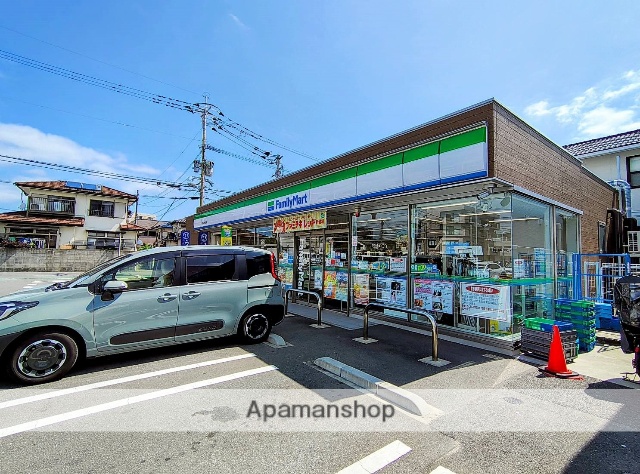 コンビニ　ファミリーマート下山門一丁目店（コンビニ）まで416m