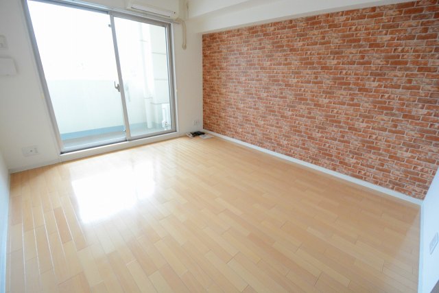 居室・リビング　エアコン付きで初期費用を抑えられます♪