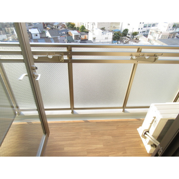 バルコニー　ベランダ広いです