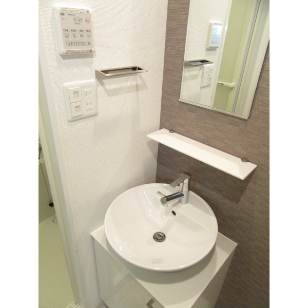 洗面設備　独立洗面台です