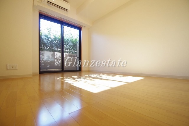 居室・リビング　☆陽の差し込む明るい室内☆