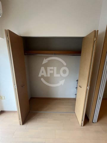 収納　サンレムート江坂1st　クローゼット