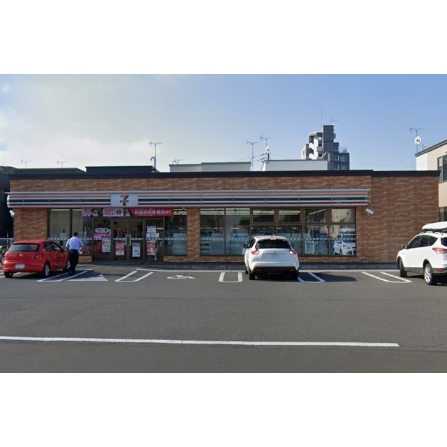 コンビニ　セブン－イレブン　札幌北４５条東１４丁目（コンビニ）まで240m