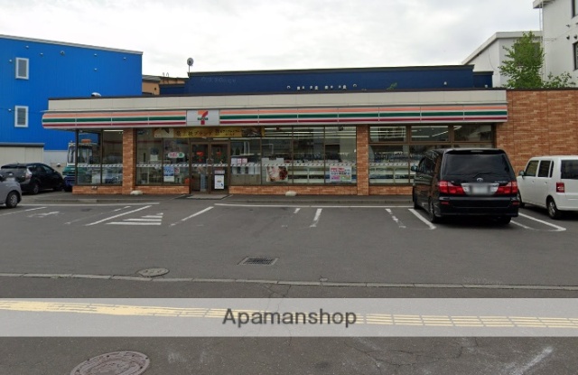 コンビニ　セブンイレブン（コンビニ）まで287m