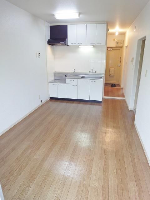 居室・リビング　※別号室別タイプの参考写真です。