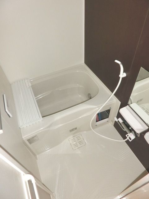 バス・シャワールーム　経済的な追焚バス