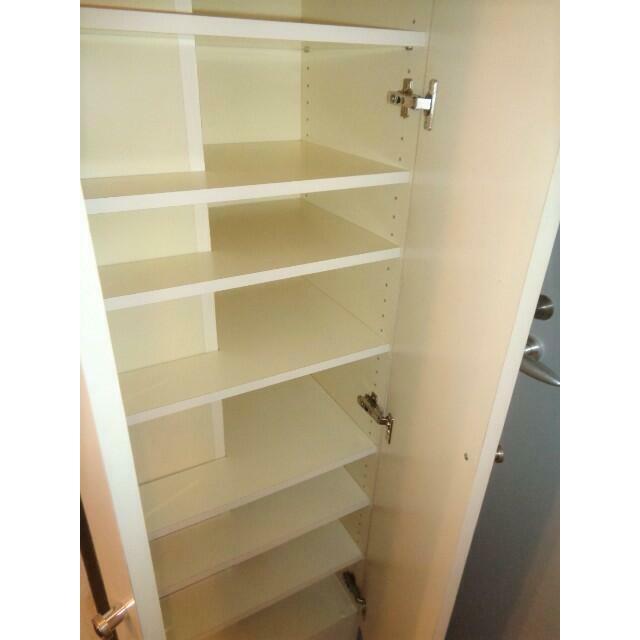 玄関　玄関収納です。