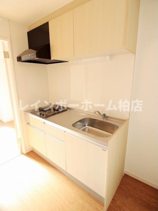 キッチン　※別部屋参考写真。