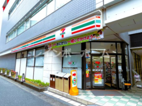 コンビニ　セブン-イレブン 松戸八柱駅前店（コンビニ）まで306m