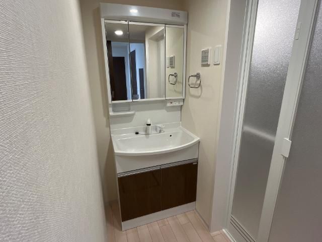 洗面設備　独立洗面台で身支度をすべて済ませてしまいましょう