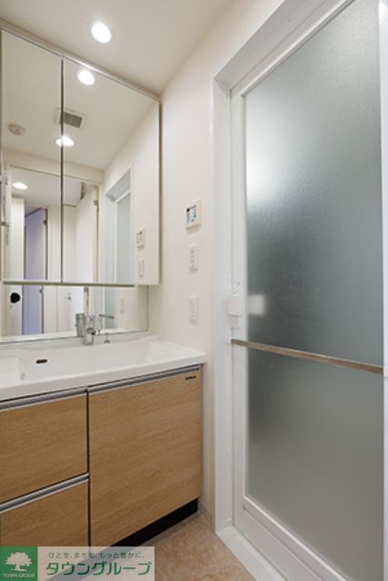洗面設備　※写真は同タイプ住戸です。