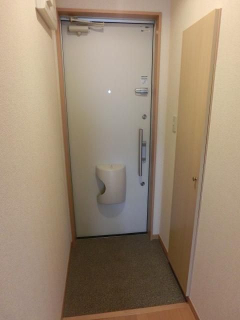 玄関　下駄箱完備の玄関