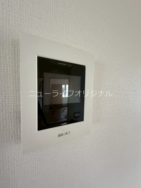 セキュリティ　来訪者を確認出来るモニター付きのインターホンで安心。