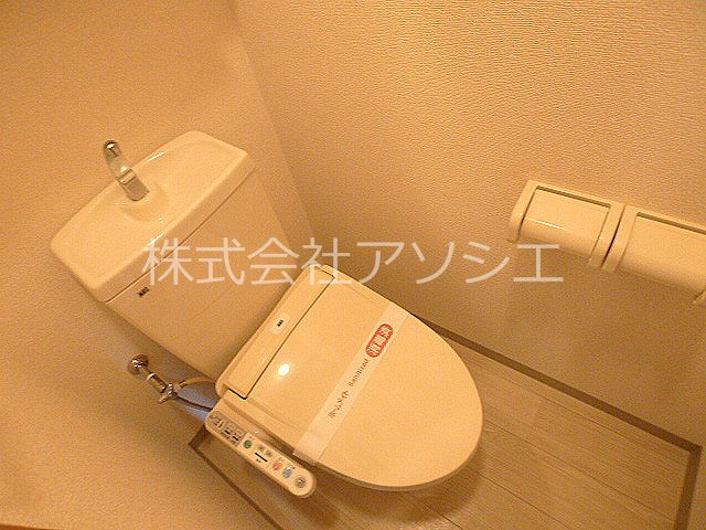 トイレ　温水洗浄暖房便座