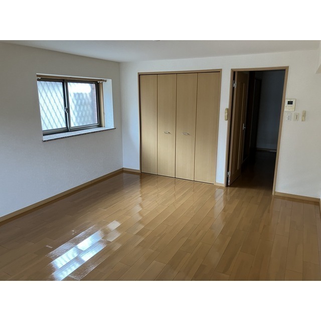 居室・リビング　同タイプの別部屋の写真です。