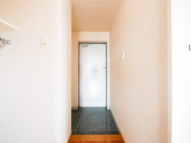 玄関　別号室のものです。現状優先になります。
