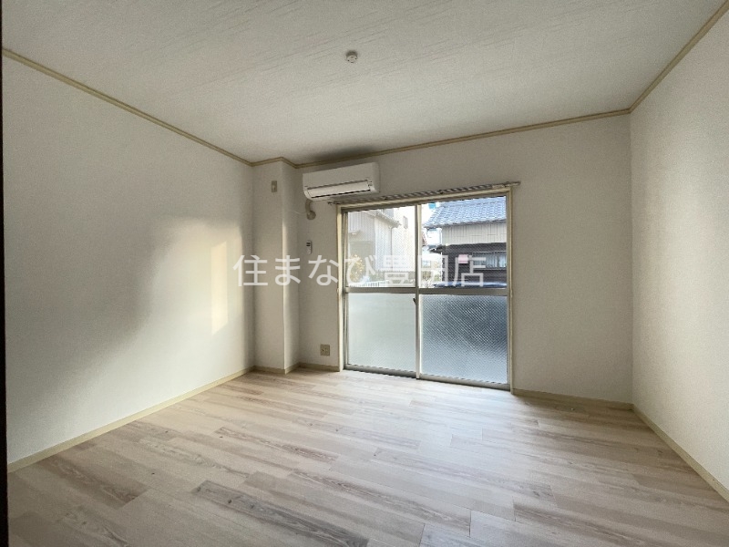 居室・リビング　同型別部屋写真
