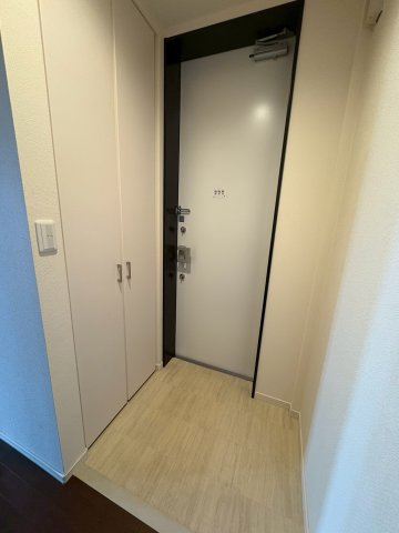 玄関　※同建物の類似写真となります。