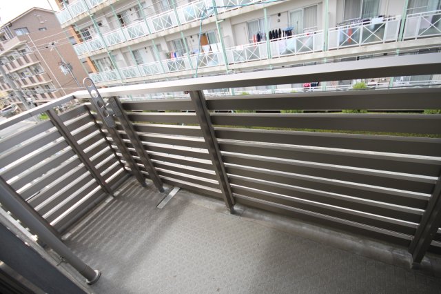 バルコニー　※同建物の類似写真となります。