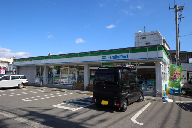 コンビニ　ファミリーマート宮西二丁目店（コンビニ）まで210m