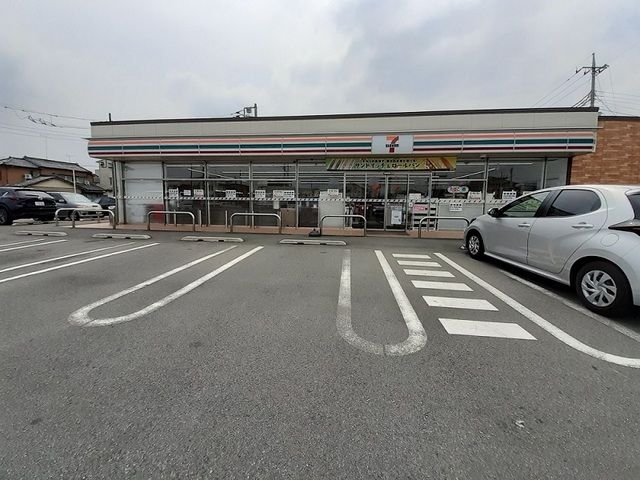 コンビニ　セブンイレブン太田市古戸町店（コンビニ）まで550m