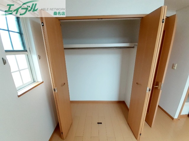 収納　同型参考写真反転