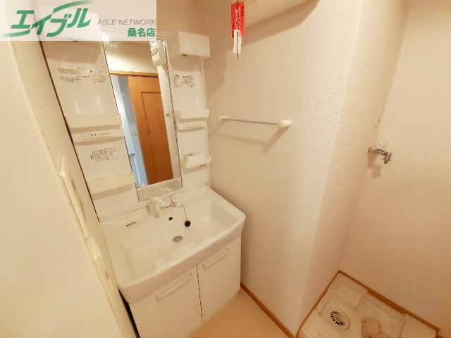 洗面設備　同型参考写真反転