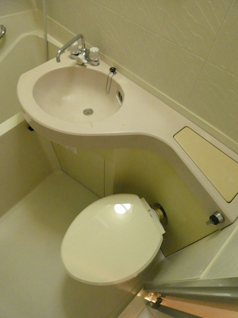 トイレ　お手入れが楽なトイレですね。