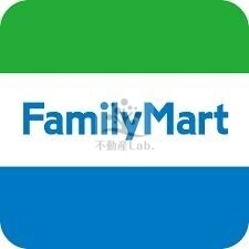 コンビニ　ファミリーマート大国町店（コンビニ）まで79m