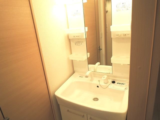 洗面設備　脱衣スペースもあります
