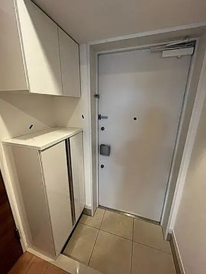 玄関　写真は同タイプ住居です