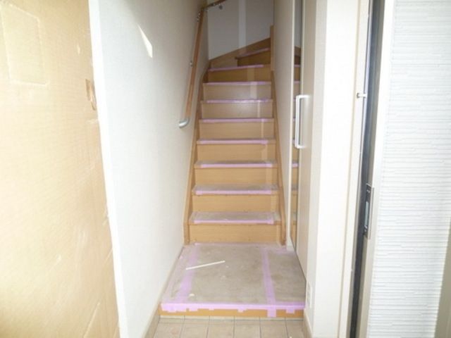 玄関　★階段です★
