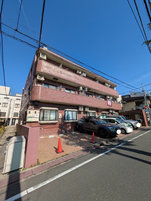 建物外観　◆オートロック付き３階建てマンション◆