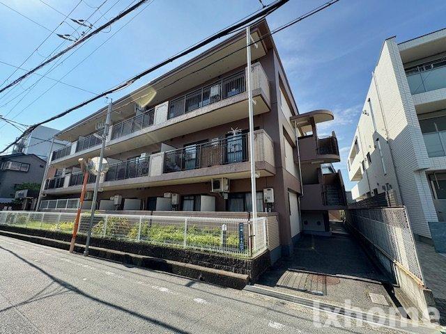 建物外観　外観は落ち着いています
