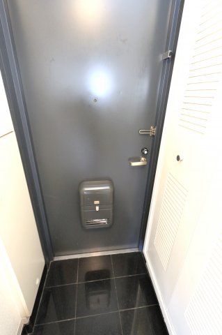 玄関　参考写真（同物件別部屋）