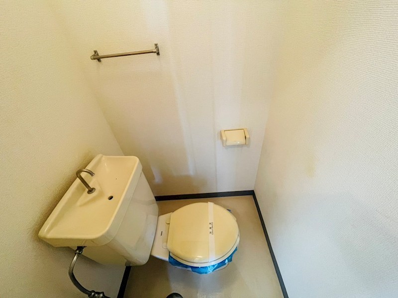 トイレ　別部屋参照