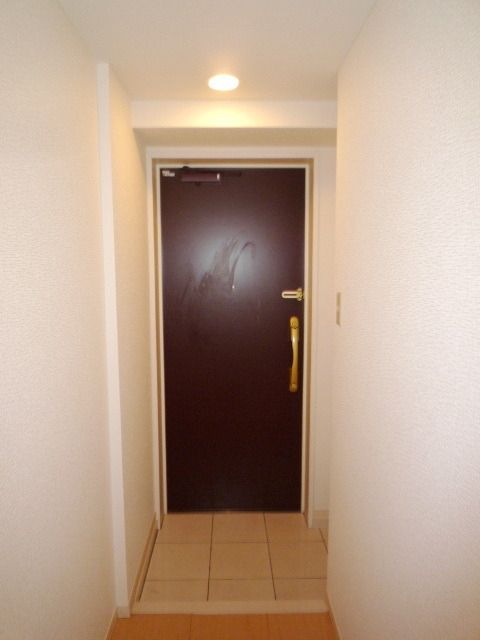 玄関　下駄箱あります