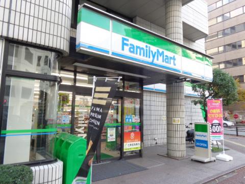 コンビニ　ファミリーマート 博多駅南1丁目店（コンビニ）まで114m