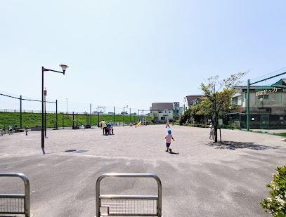 公園　亀有中川堤公園（公園）まで180m
